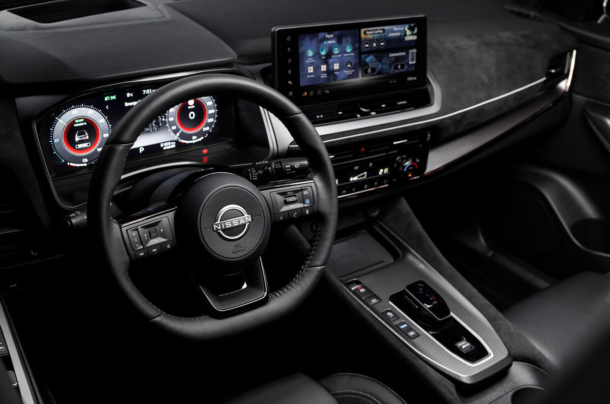 Nissan Qashqai facelift interior wide Nissan Qashqai facelift interior wide