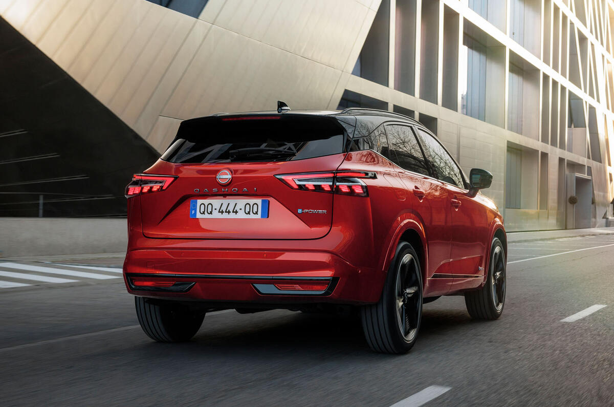 Nissan Qashqai facelift tracking rear quarter Nissan Qashqai facelift tracking rear quarter