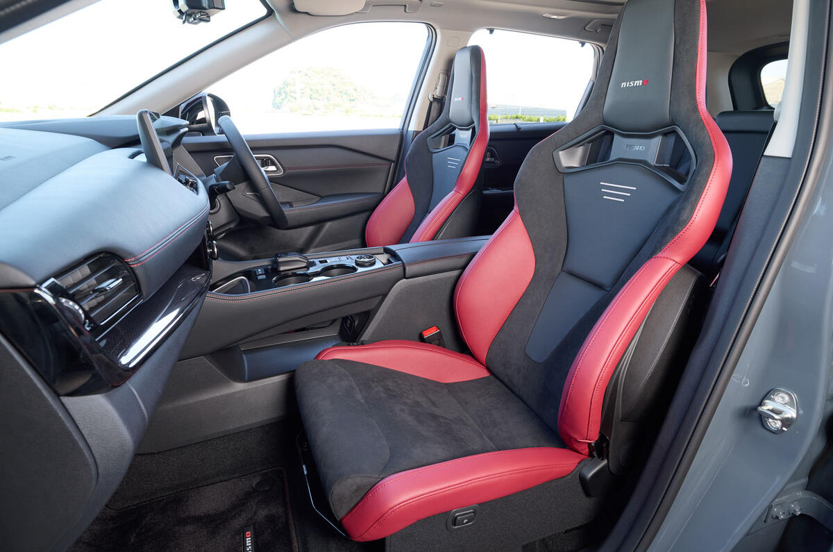 Nissan X Trail Nismo Japan front seats