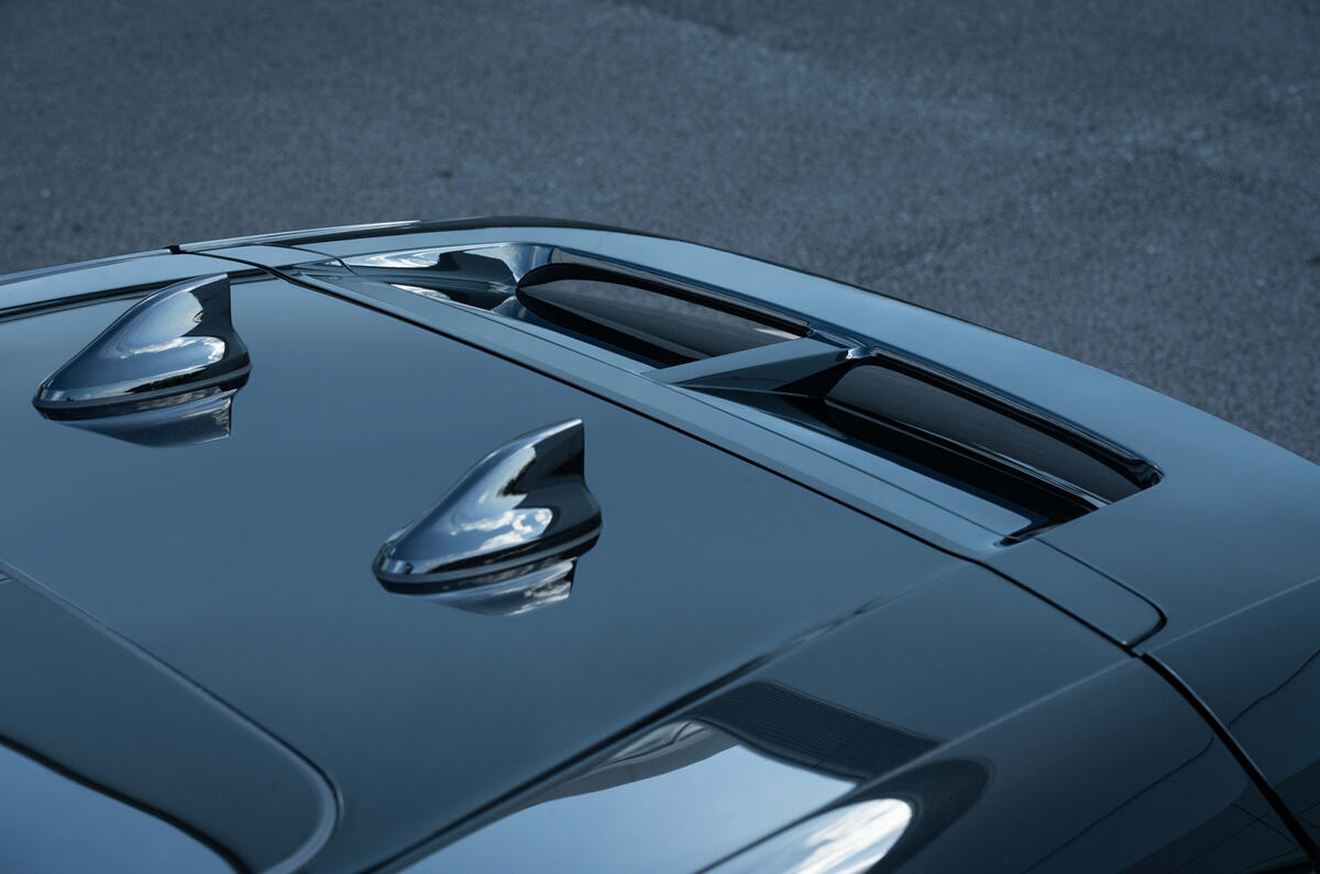 2020 Nissan Ariya - antenna 2020 Nissan Ariya - antenna