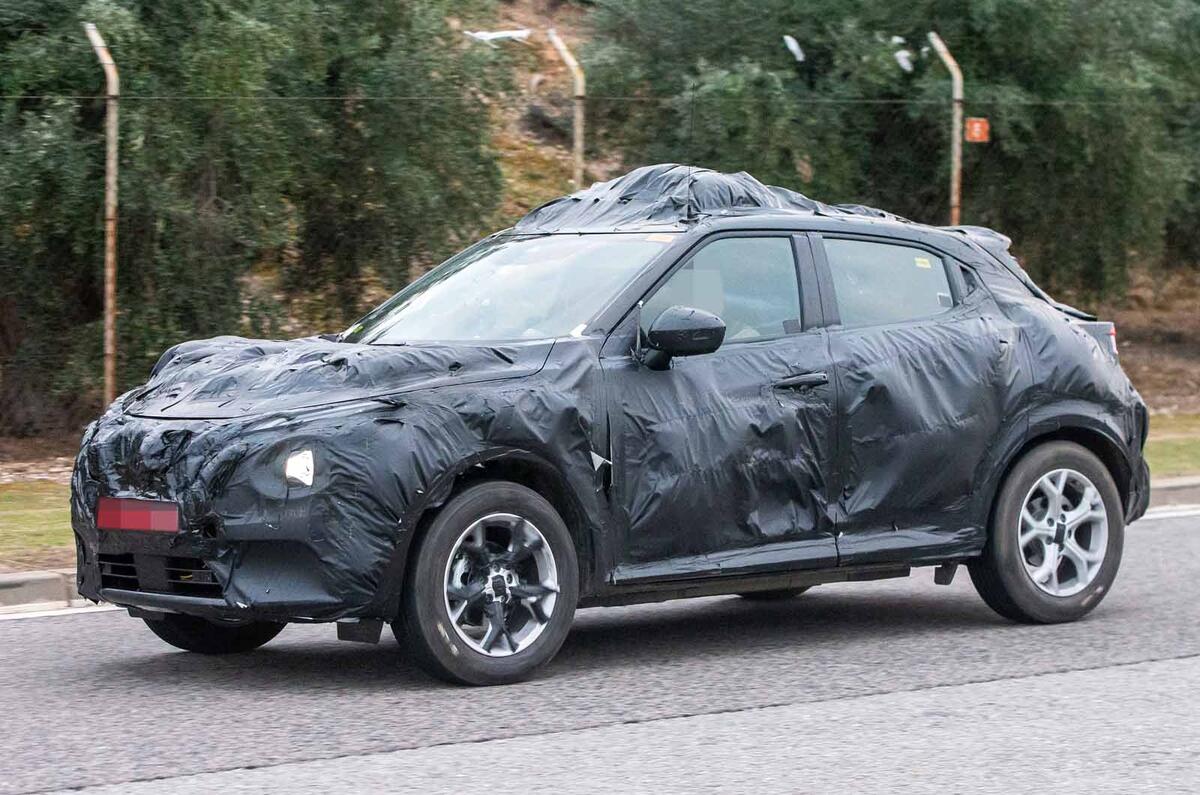 New Nissan Juke 2019 Crossover Caught With Less Disguise