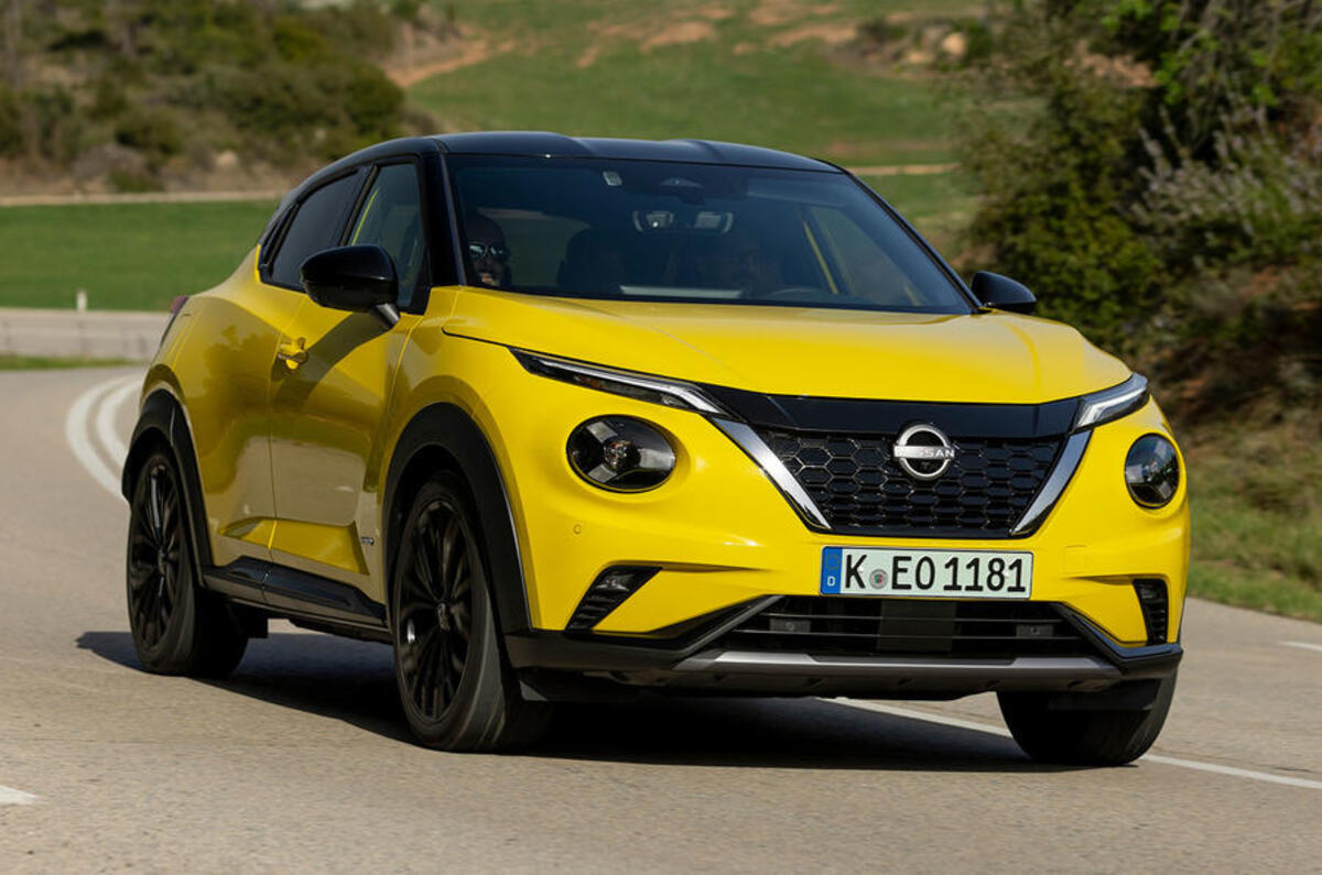 nissan juke review front three quarter lead 0