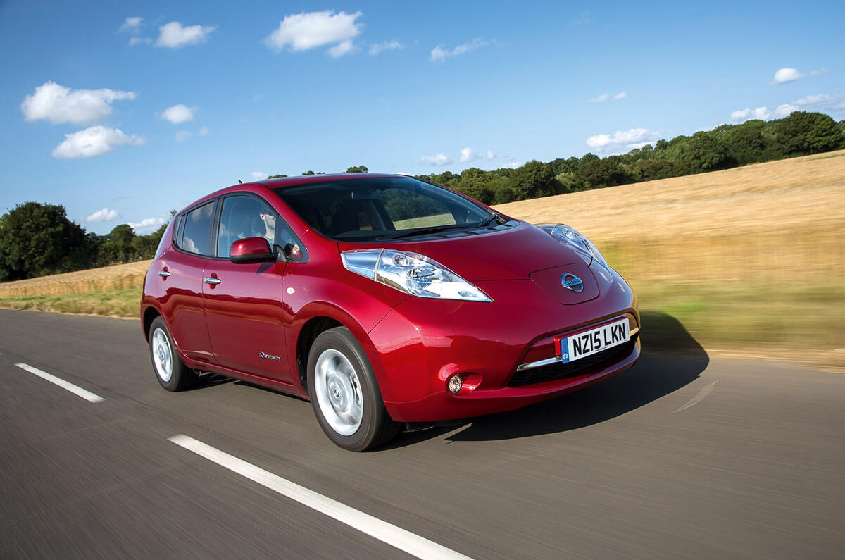 Nissan Leaf 2015 - tracking front Nissan Leaf 2015 - tracking front