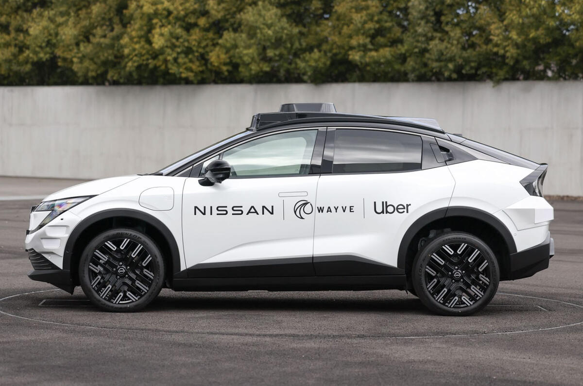 Nissan Leaf Wayve taxi