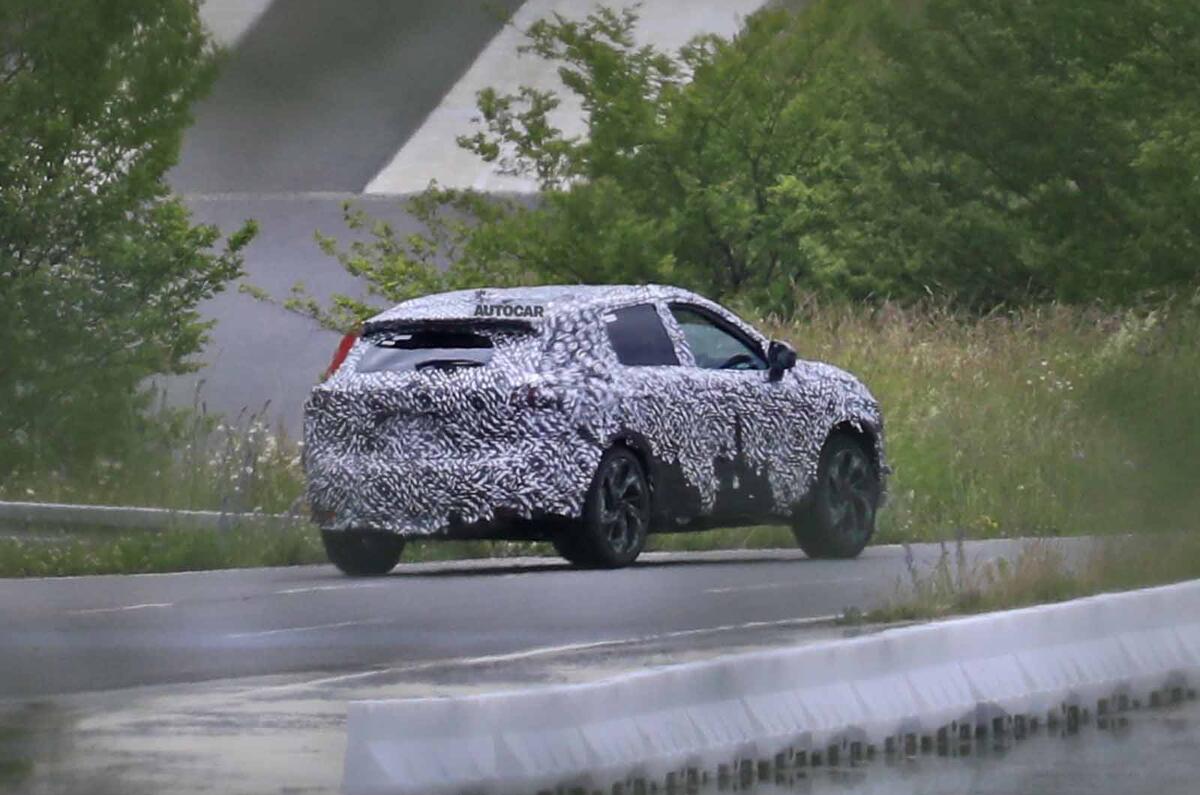 Nissan Qashqai spyshot rear Nissan Qashqai spyshot rear