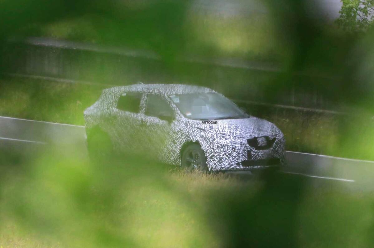 Nissan Qashqai spyshot front side bush Nissan Qashqai spyshot front side bush