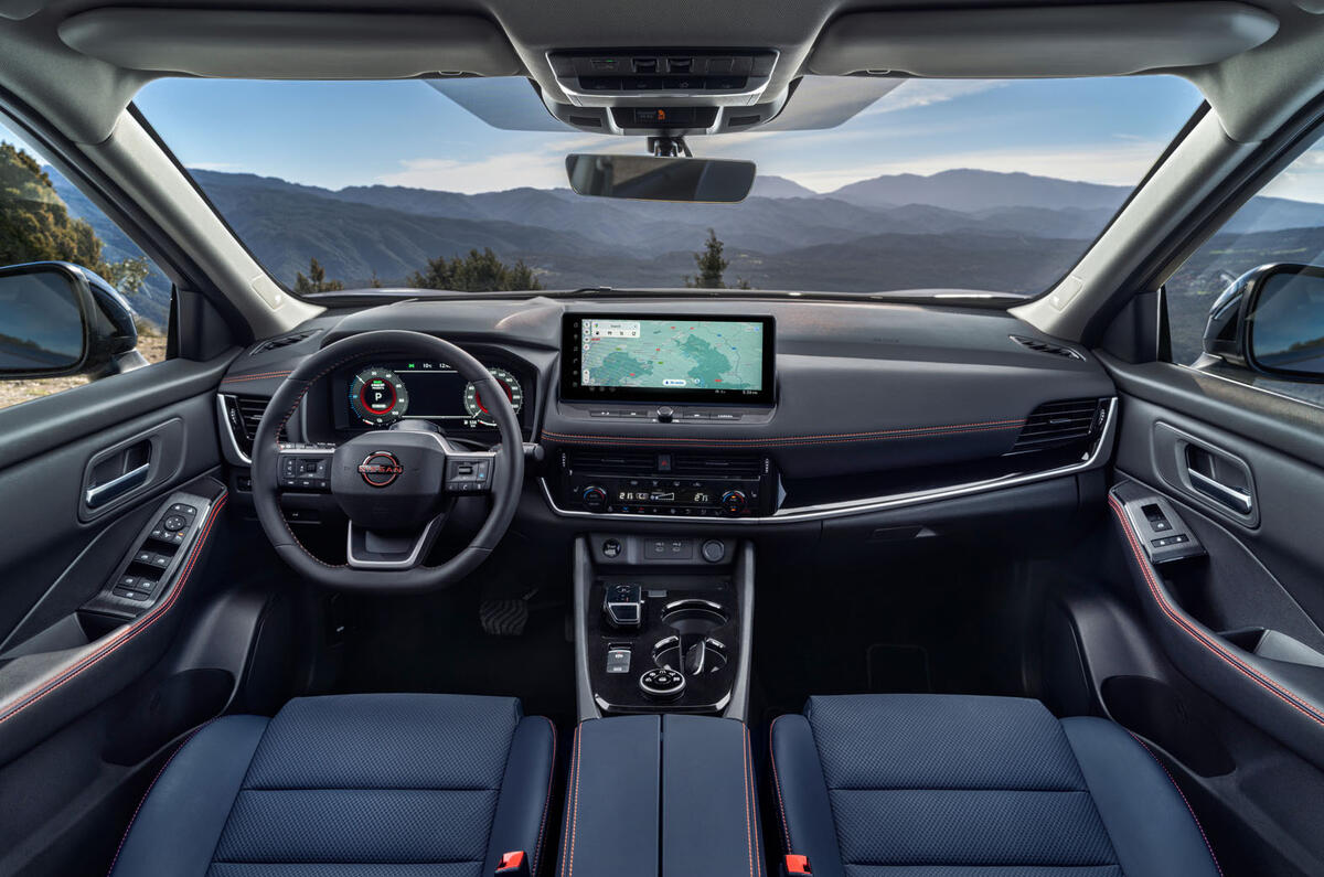 Nissan X Trail N Trek interior.JPG