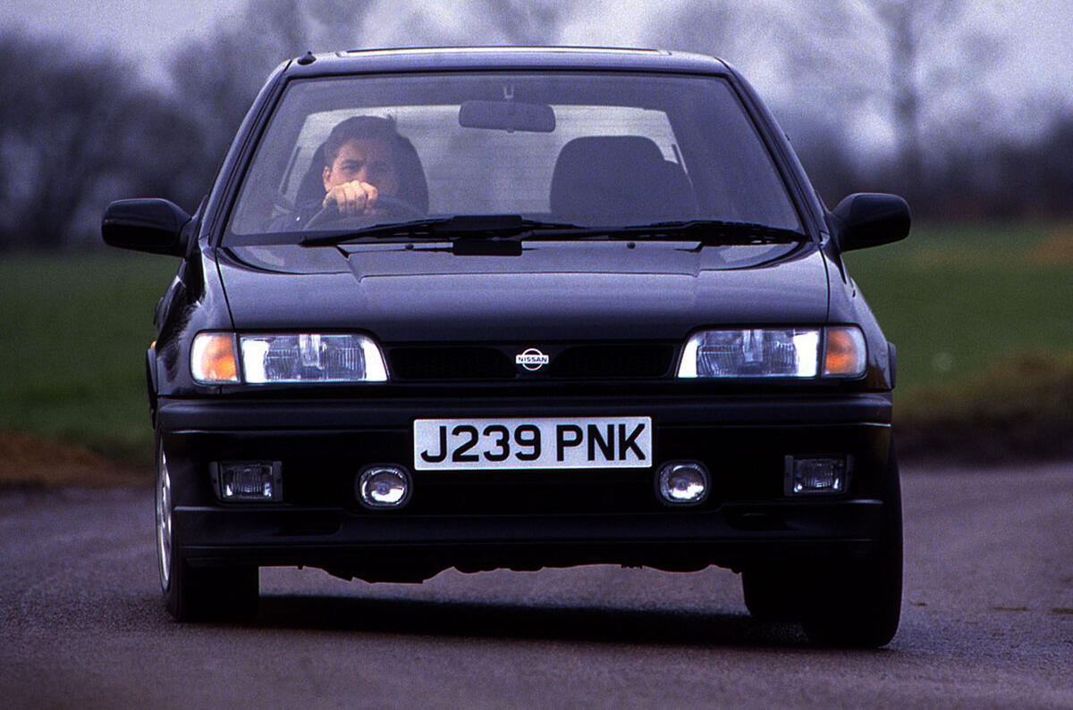 NissanSunnyGTiR front