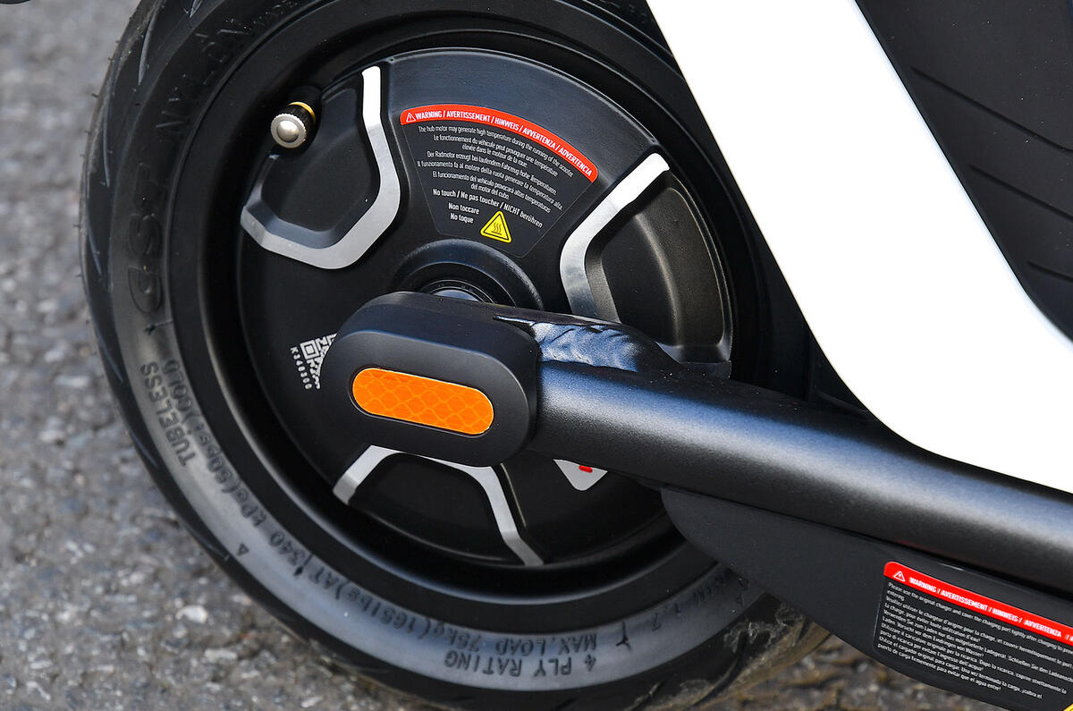 NIU KQi3 Sport 202220221019 2952