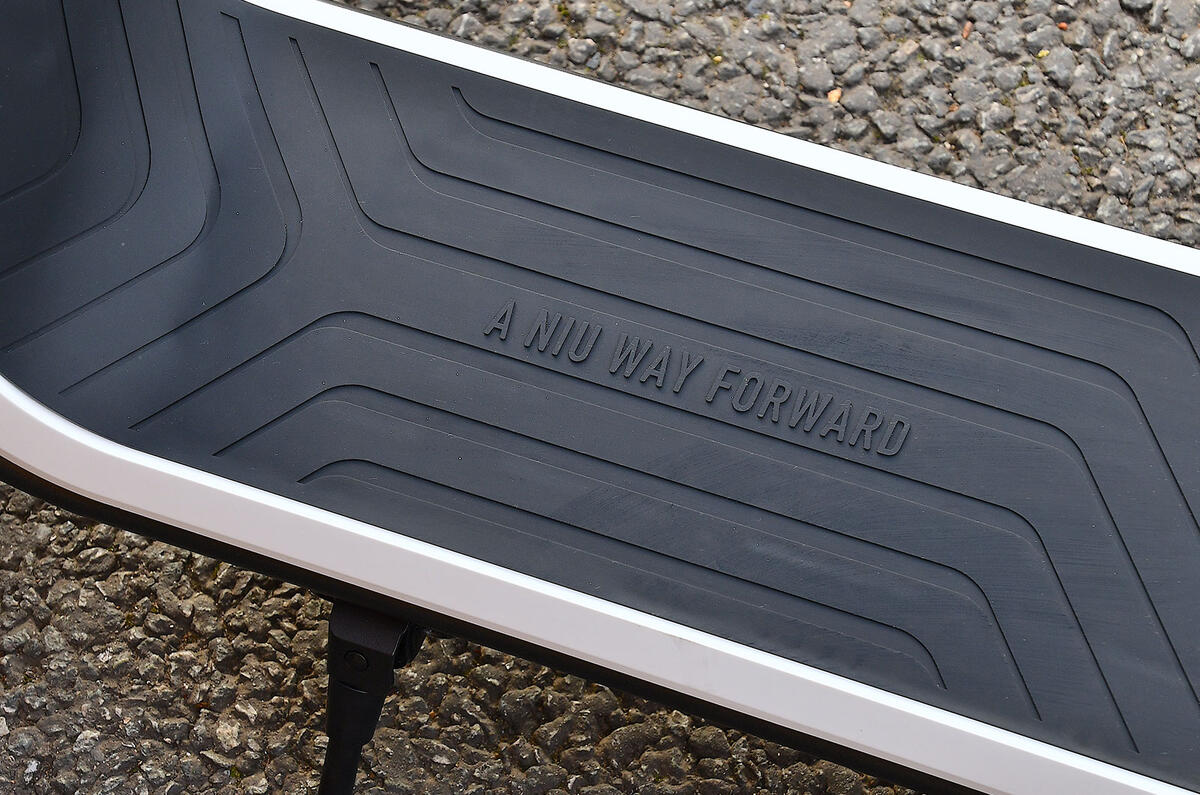 NIU KQi3 Sport 202220221019 2956