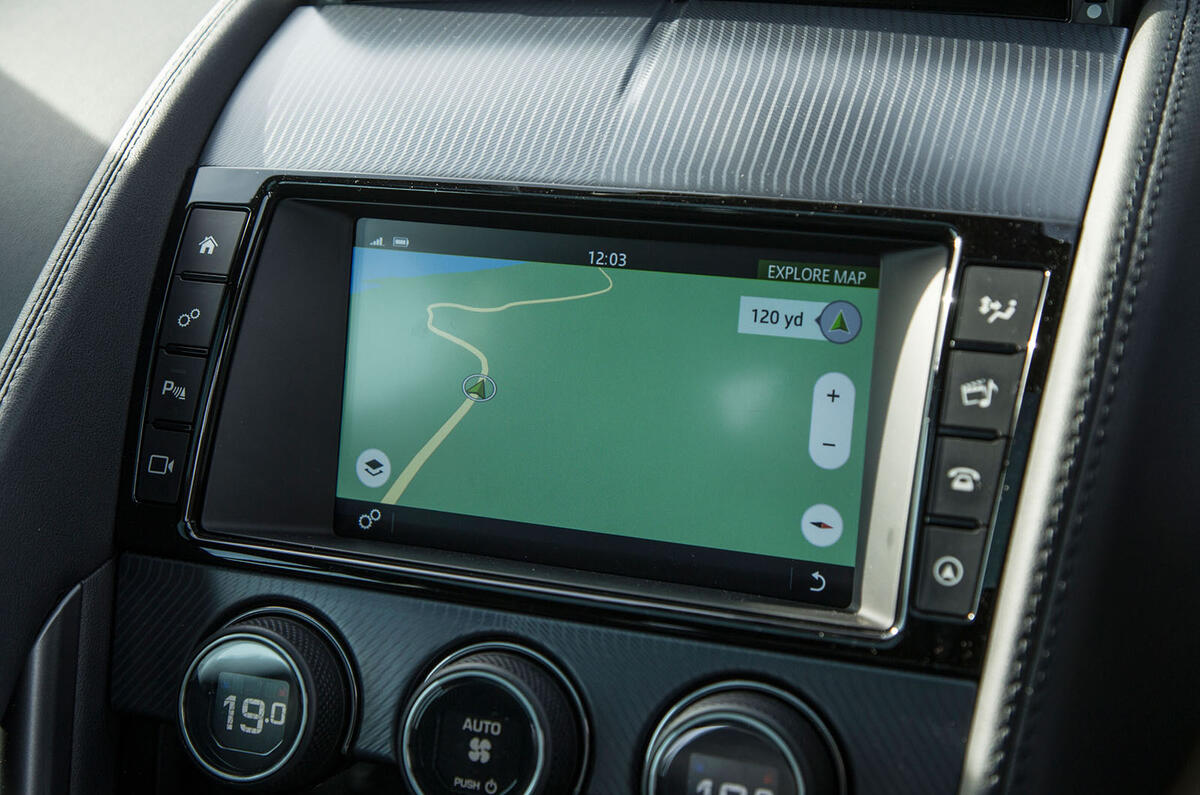 Jaguar F-Type Infotainment