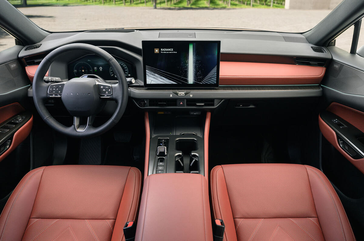 nx350h luxury interior 009