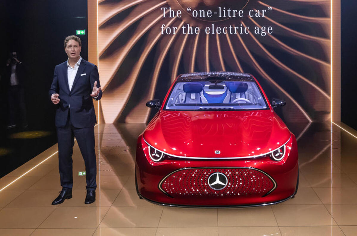 ola kallenius with mercedes concept cla 2023 (2)