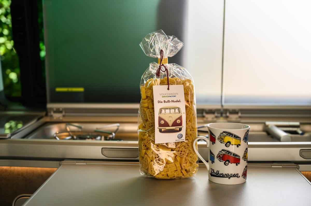 2020 Volkswagen California - cooking 2020 Volkswagen California - cooking