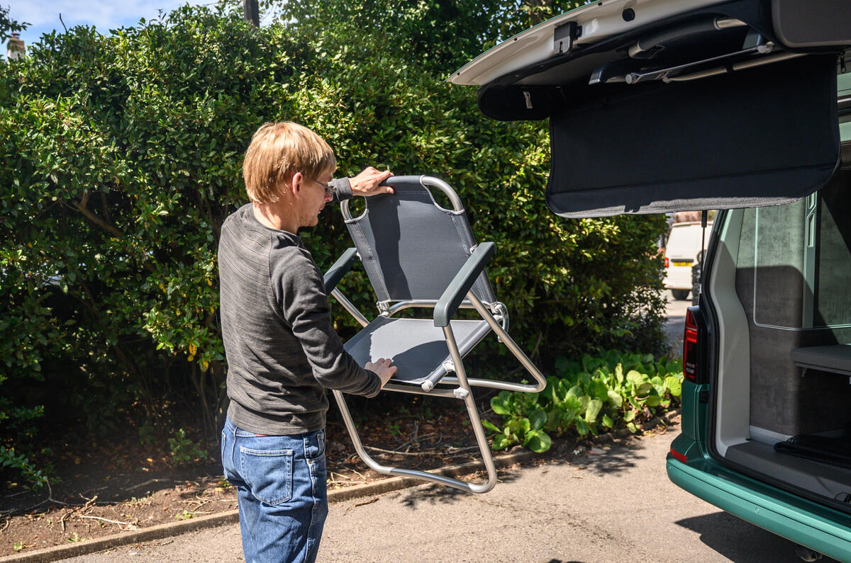 2020 Volkswagen California - chairs 2020 Volkswagen California - chairs