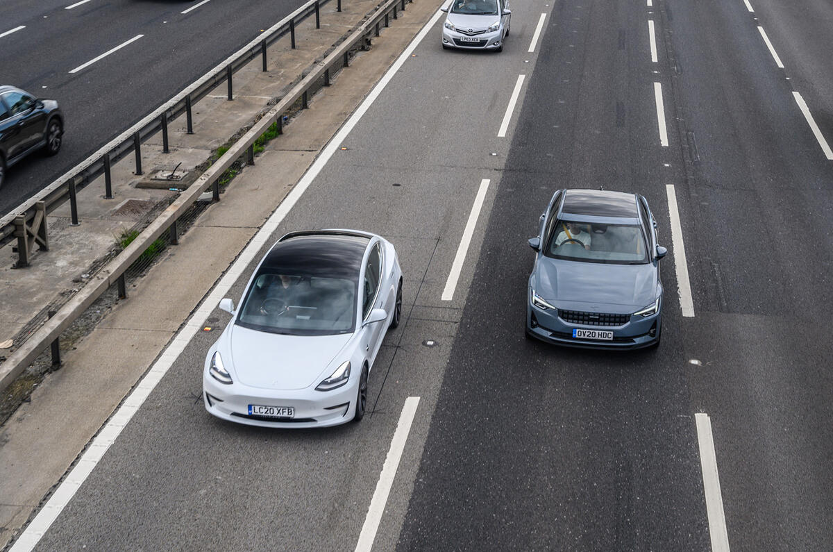 2020 Polestar 2 vs Tesla Model 3 - motorway 2020 Polestar 2 vs Tesla Model 3 - motorway