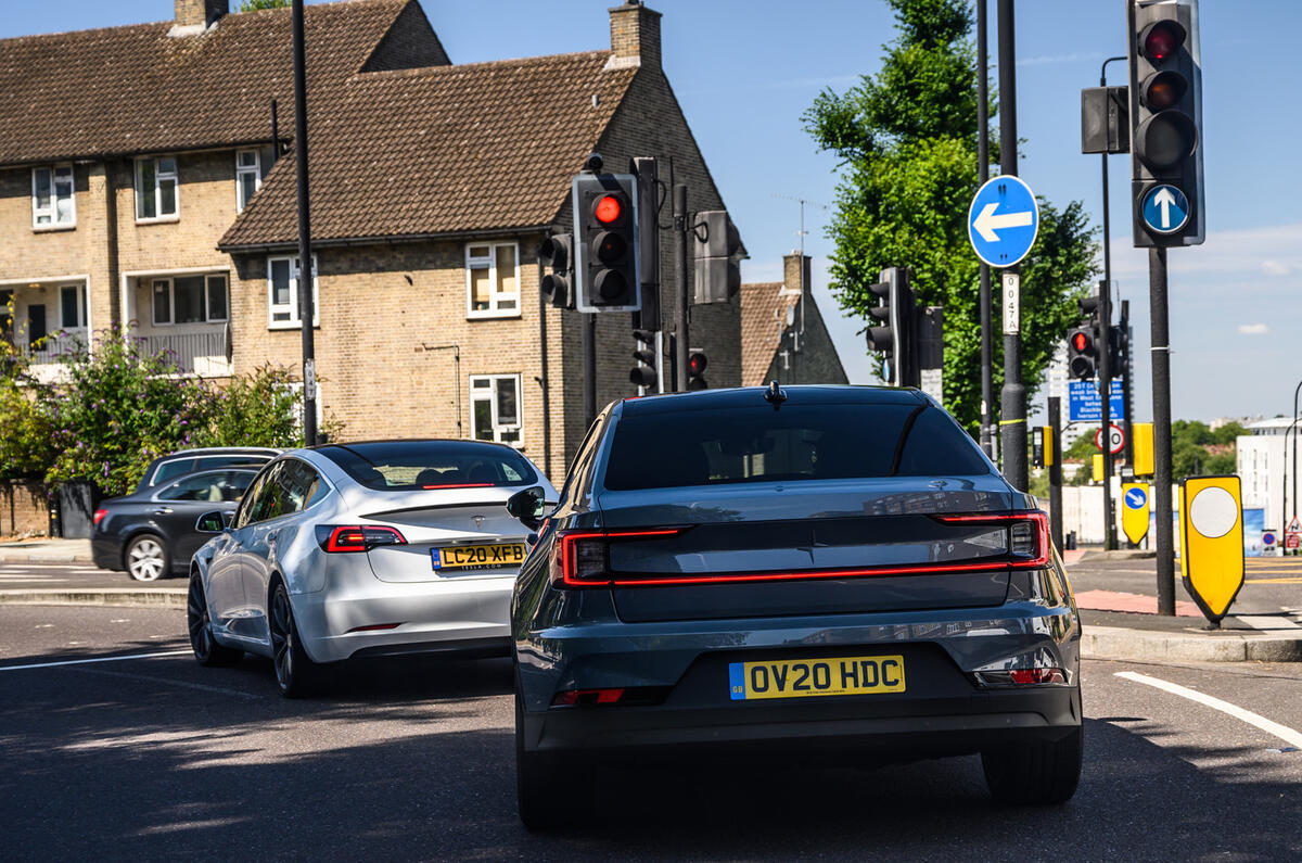 2020 Polestar 2 vs Tesla Model 3 - suburbs 2020 Polestar 2 vs Tesla Model 3 - suburbs