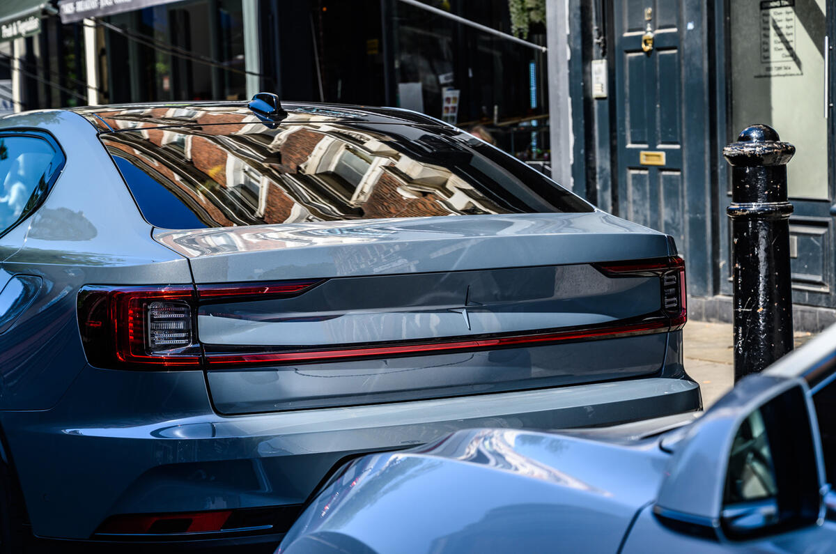 2020 Polestar 2 vs Tesla Model 3 - parked 2020 Polestar 2 vs Tesla Model 3 - parked