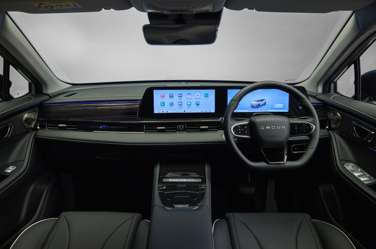 Omoda 5 hybrid interior