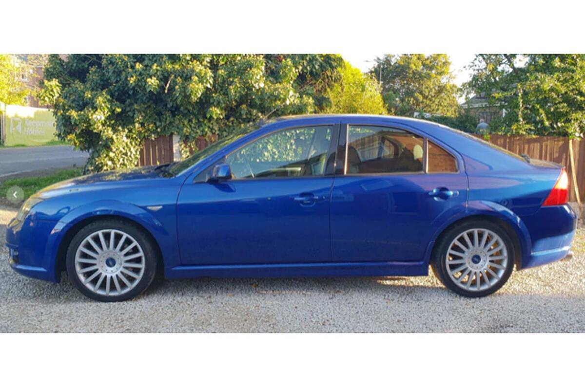 Ford Mondeo ST220