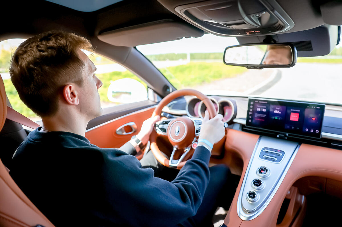 Ora 07 driving shot 2 Ora 07 driving shot 2