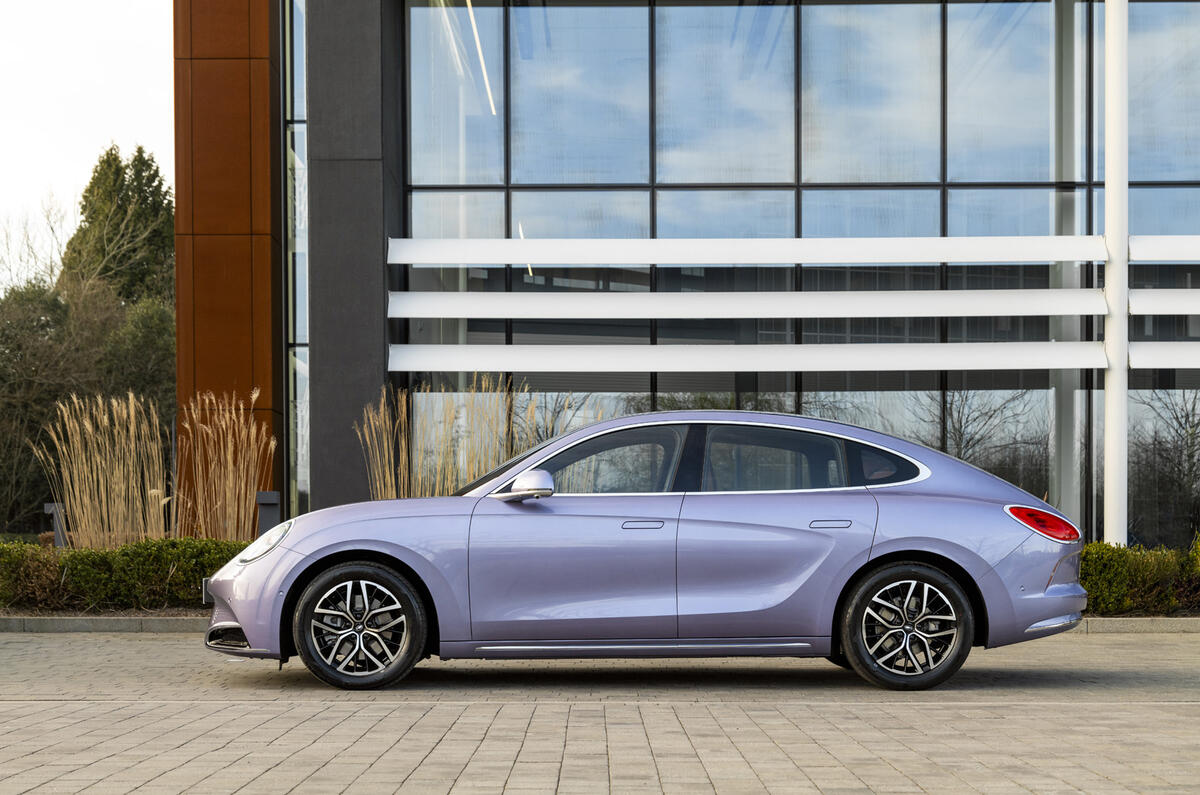 Ora 07 side Ora 07 side