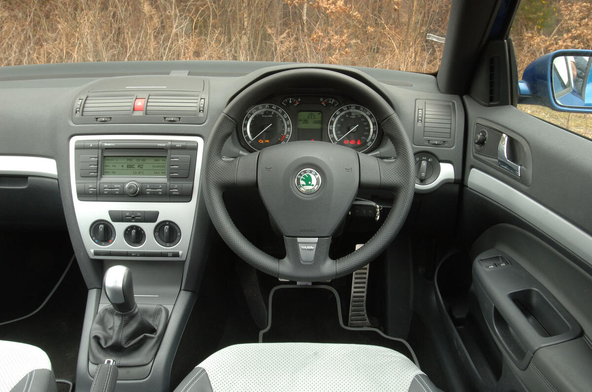 Skoda Octavia - wheel and dashboard Skoda Octavia - wheel and dashboard