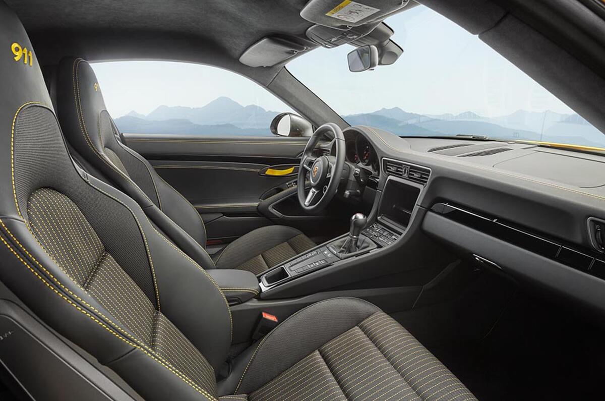 Porsche 911 Carrera T revealed as pared-back special
