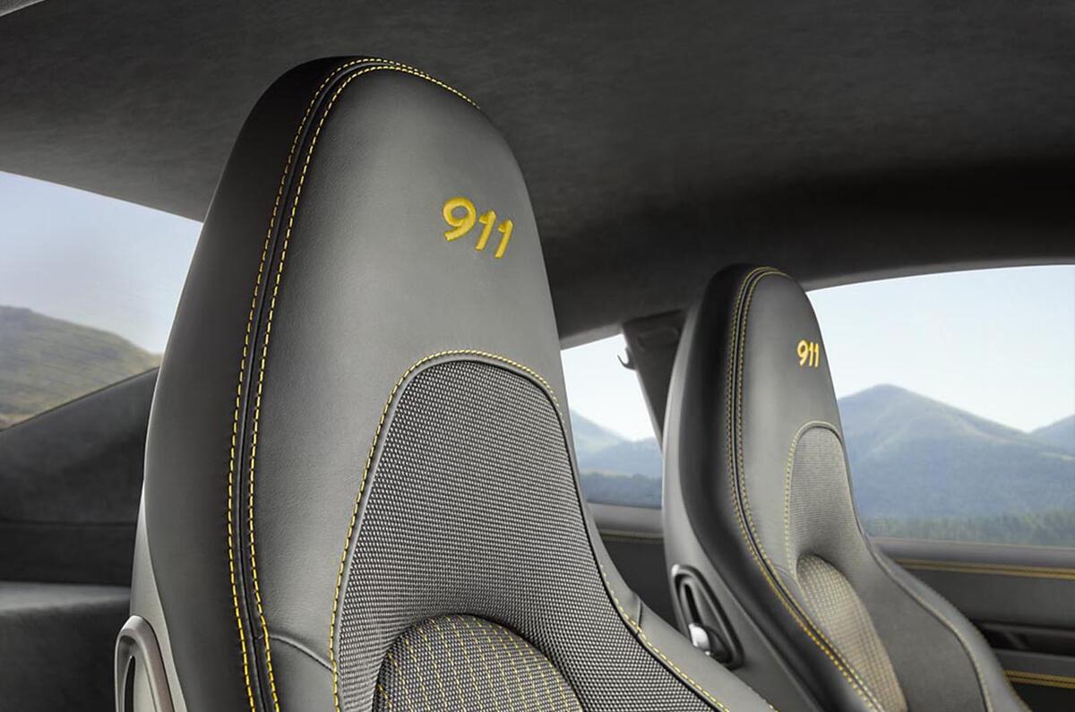 Porsche 911 Carrera T revealed as pared-back special