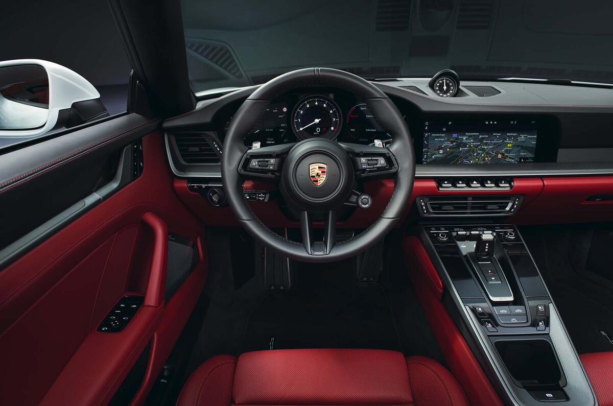 2019 Porsche 911 Carrera interior