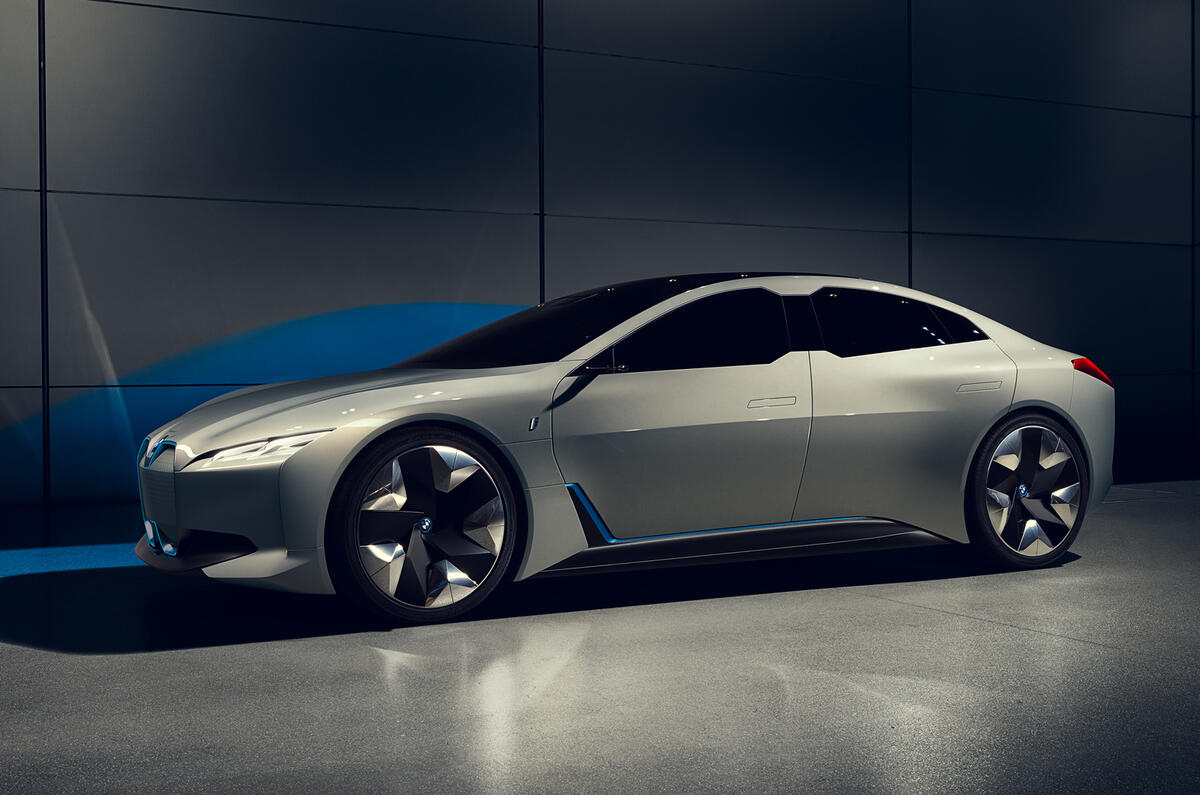 BMW i Vision Dynamics previews i5 production EV