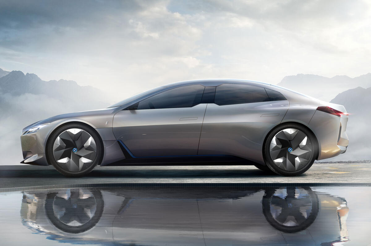 BMW i Vision Dynamics previews i5 production EV