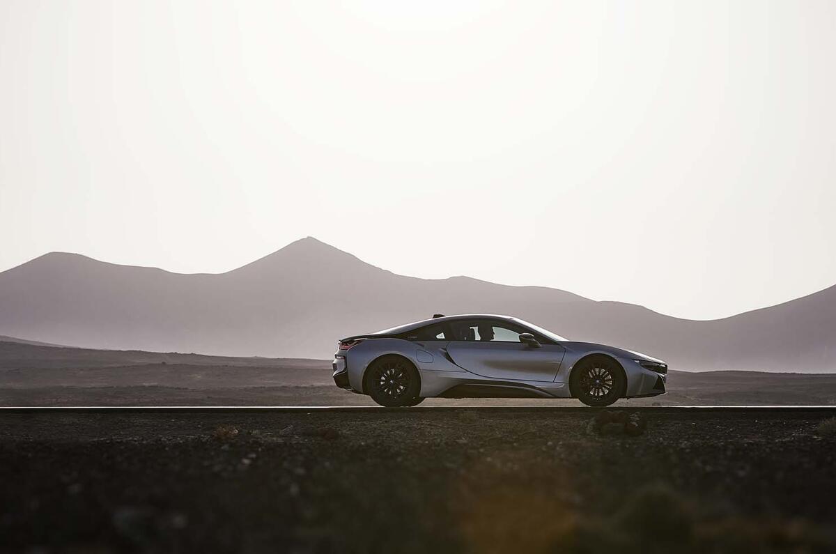BMW i8 Roadster
