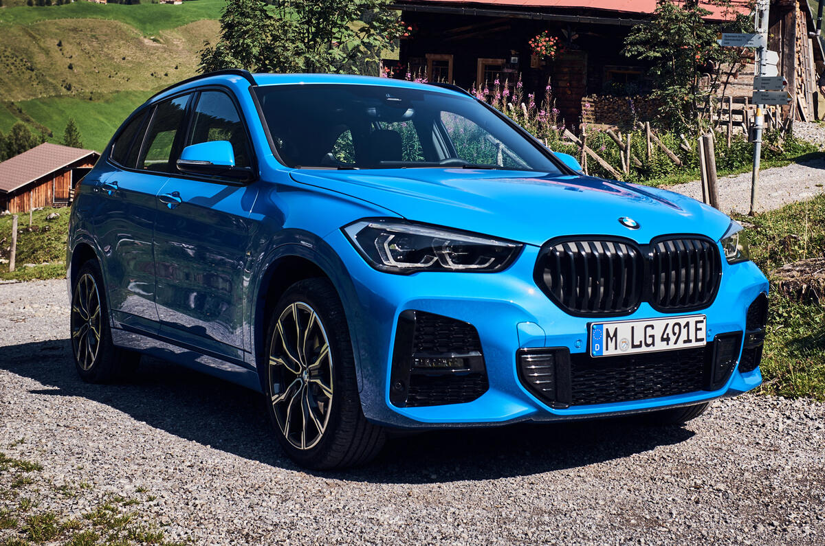 2020 BMW X1 xDrive25e  2020 BMW X1 xDrive25e