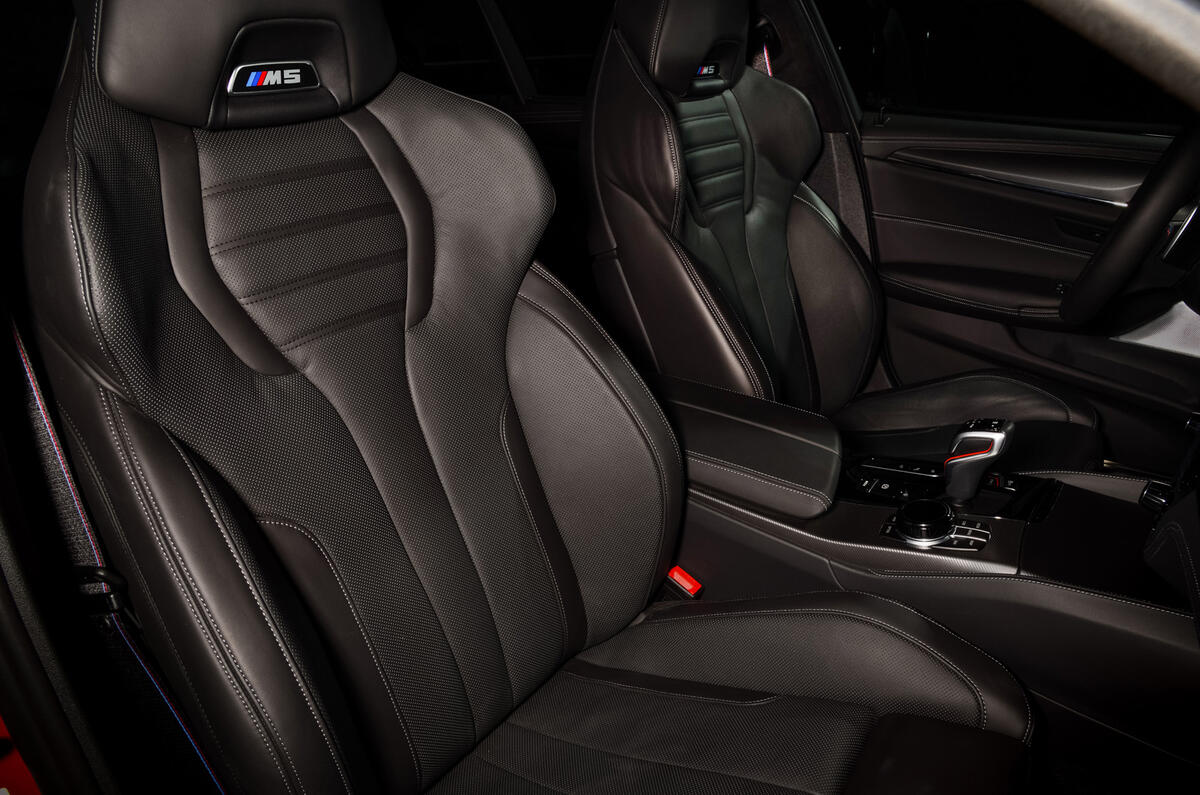 BMW M5 2020 - front seats BMW M5 2020 - front seats