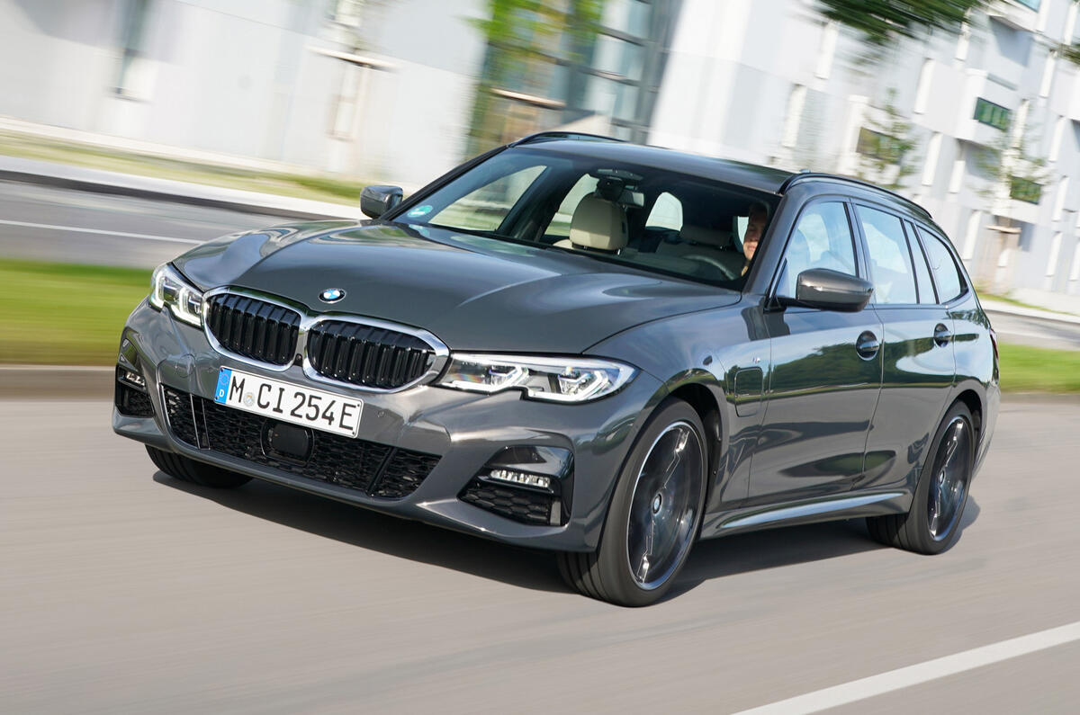 P90395663 highRes the bmw 320e touring