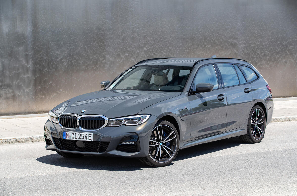 P90395666 highRes the bmw 320e touring P90395666 highRes the bmw 320e touring