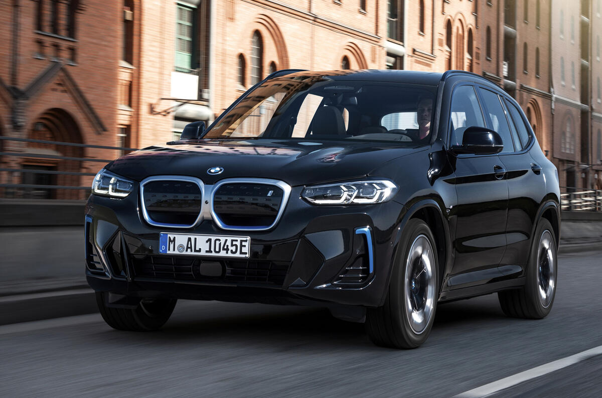 P90432164 highRes P90432164 highRes