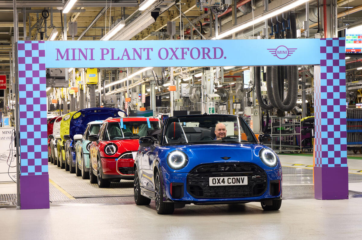 P90578277 highRes mini cooper converti
