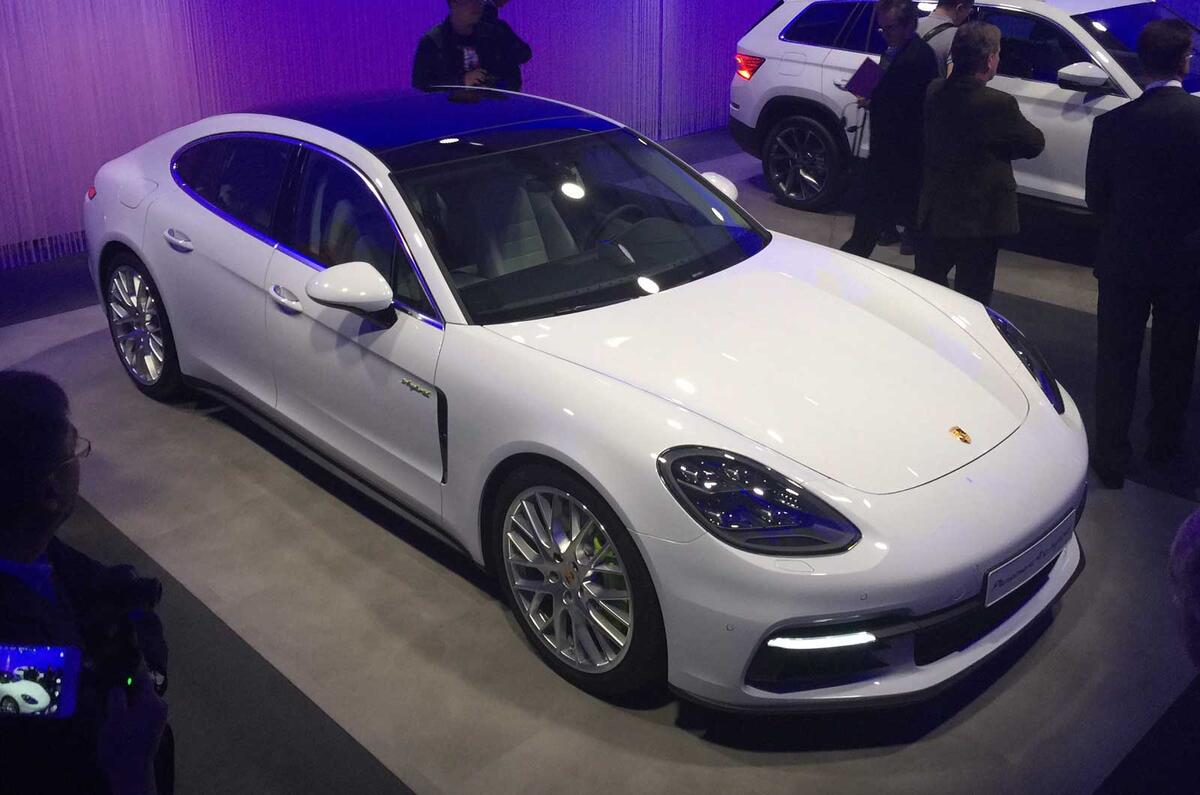 2017 Porsche Panamera 4 E-Hybrid revealed