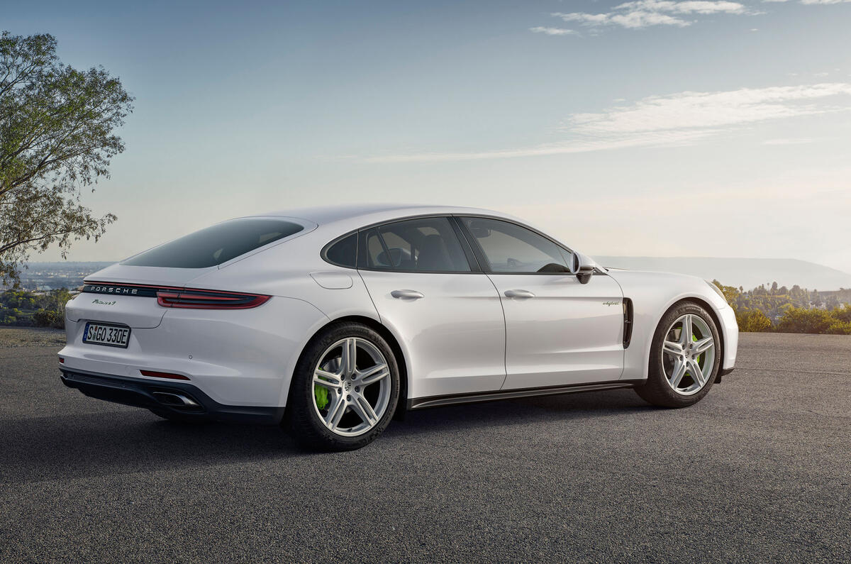 2017 Porsche Panamera 4 E-Hybrid revealed