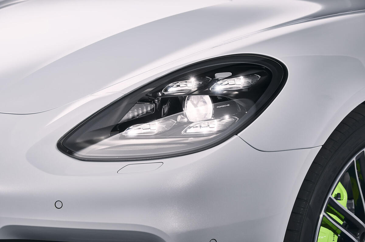 2017 Porsche Panamera 4 E-Hybrid revealed