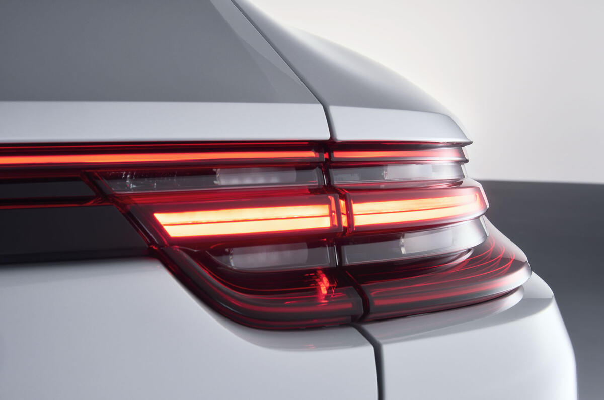 2017 Porsche Panamera 4 E-Hybrid revealed