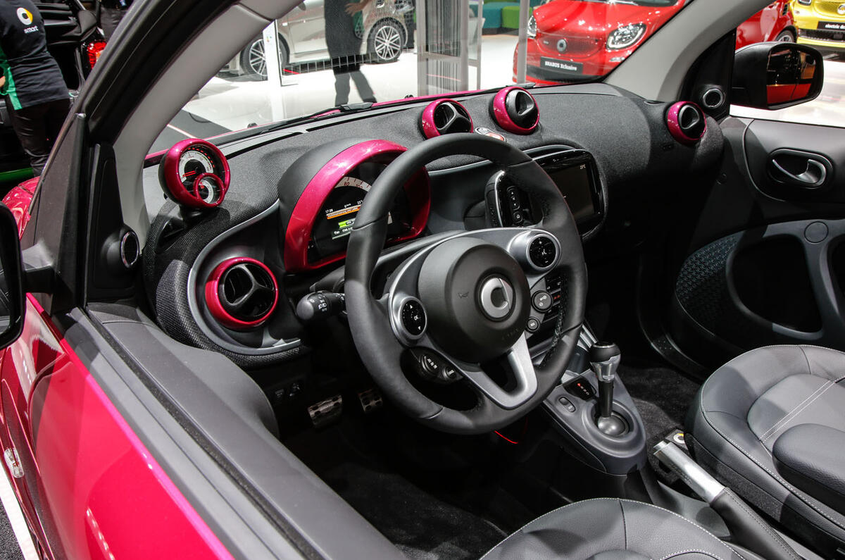 Smart Fortwo, Fortwo cabriolet and Forfour Electric Drive revealed