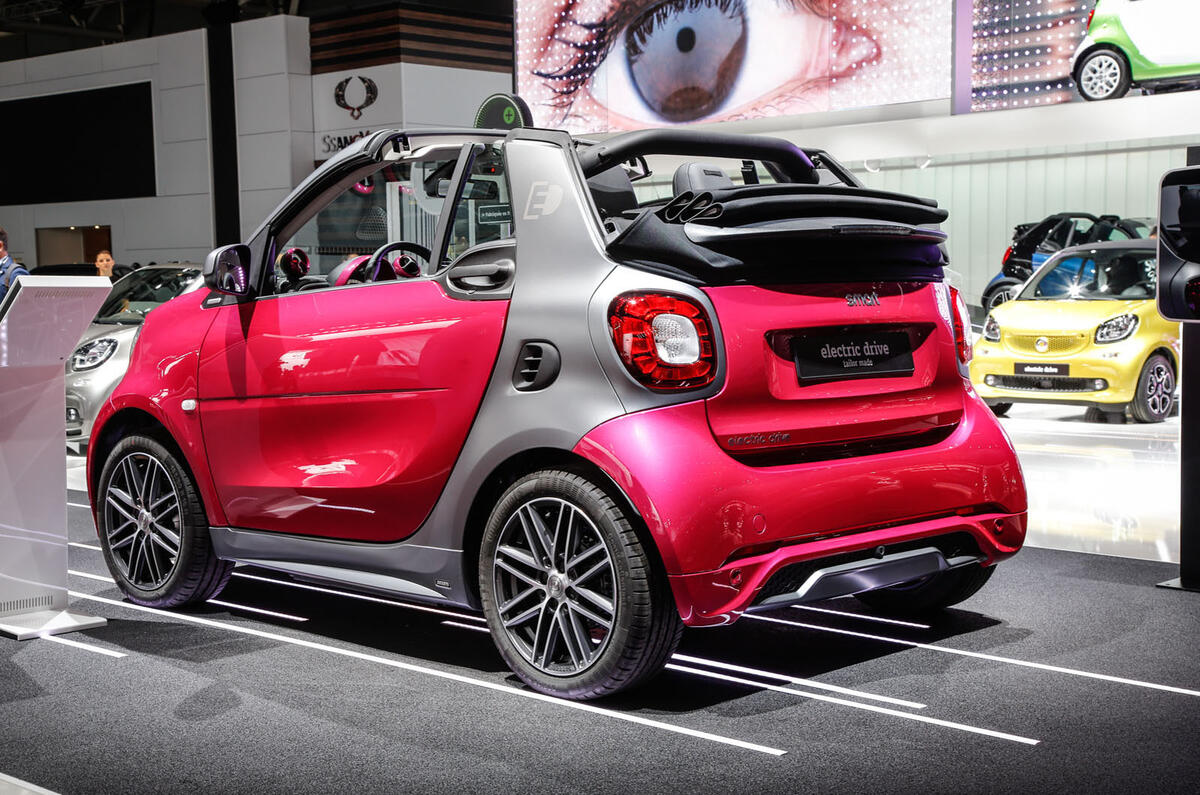 Smart Fortwo, Fortwo cabriolet and Forfour Electric Drive revealed