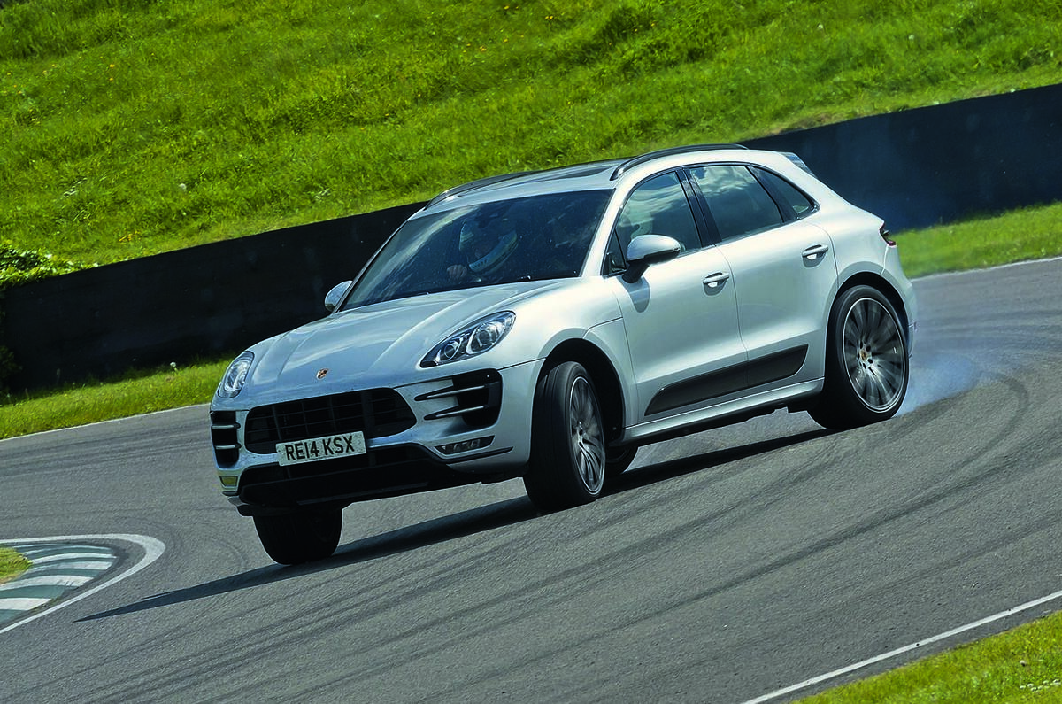 Alfa Romeo Stelvio vs Jaguar F-Pace