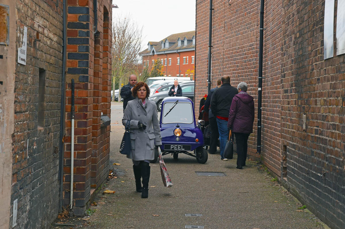 Peel P50 drive