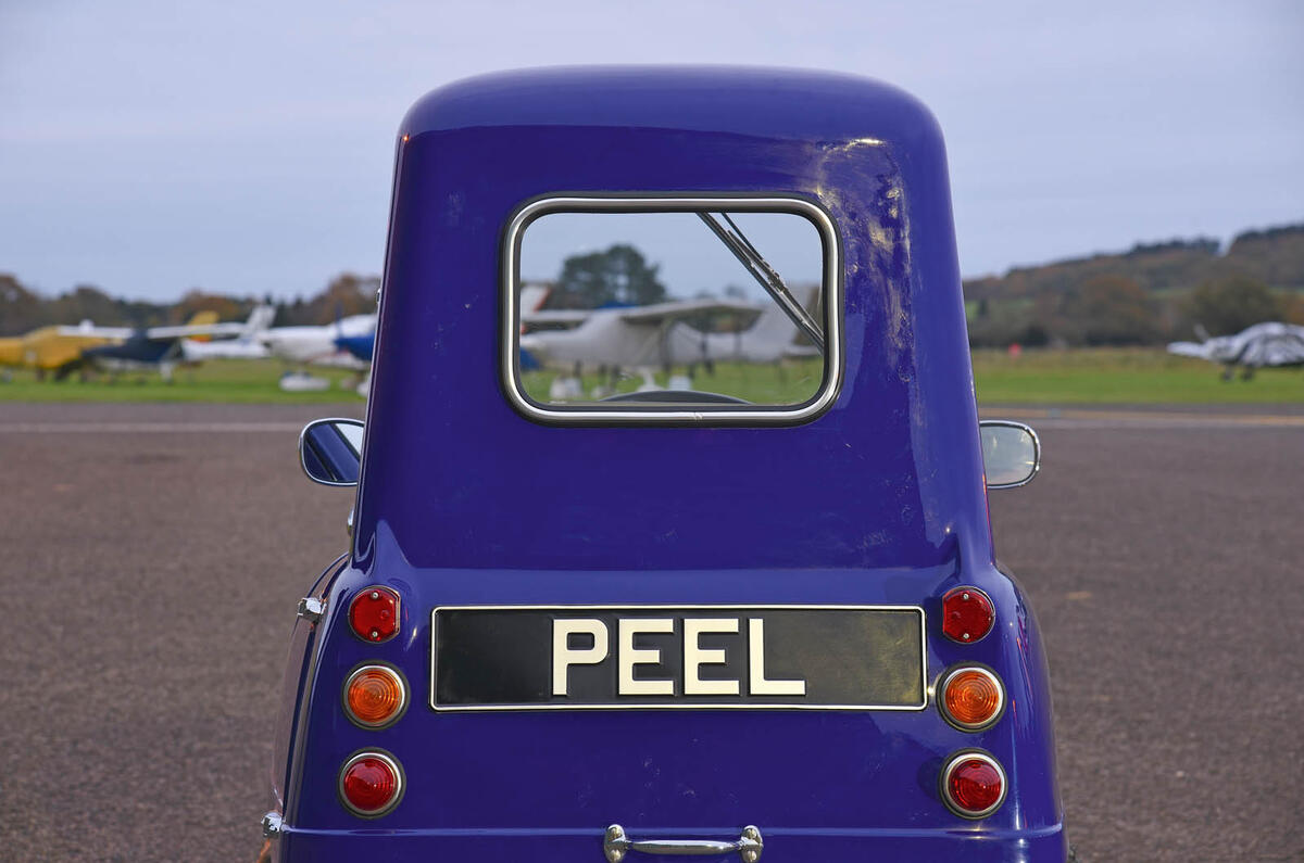 Peel P50 drive