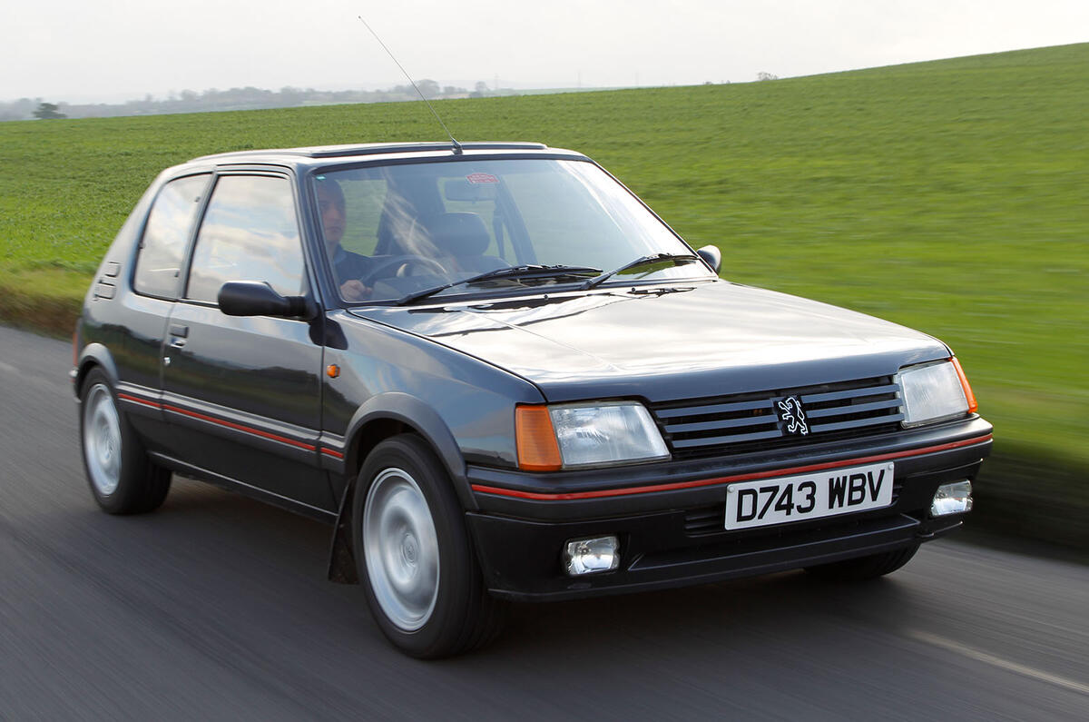 Peugeot 205 GTI front tracking