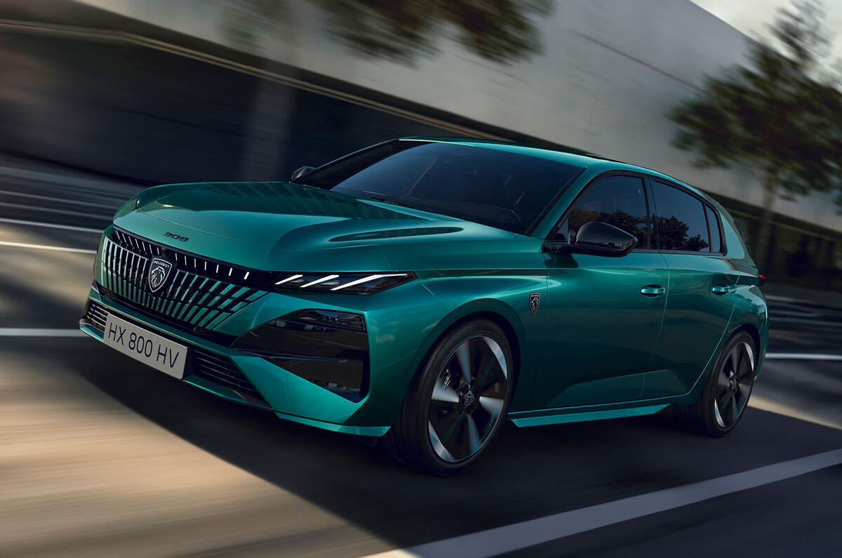 Peugeot 308 facelift front quarter tracking